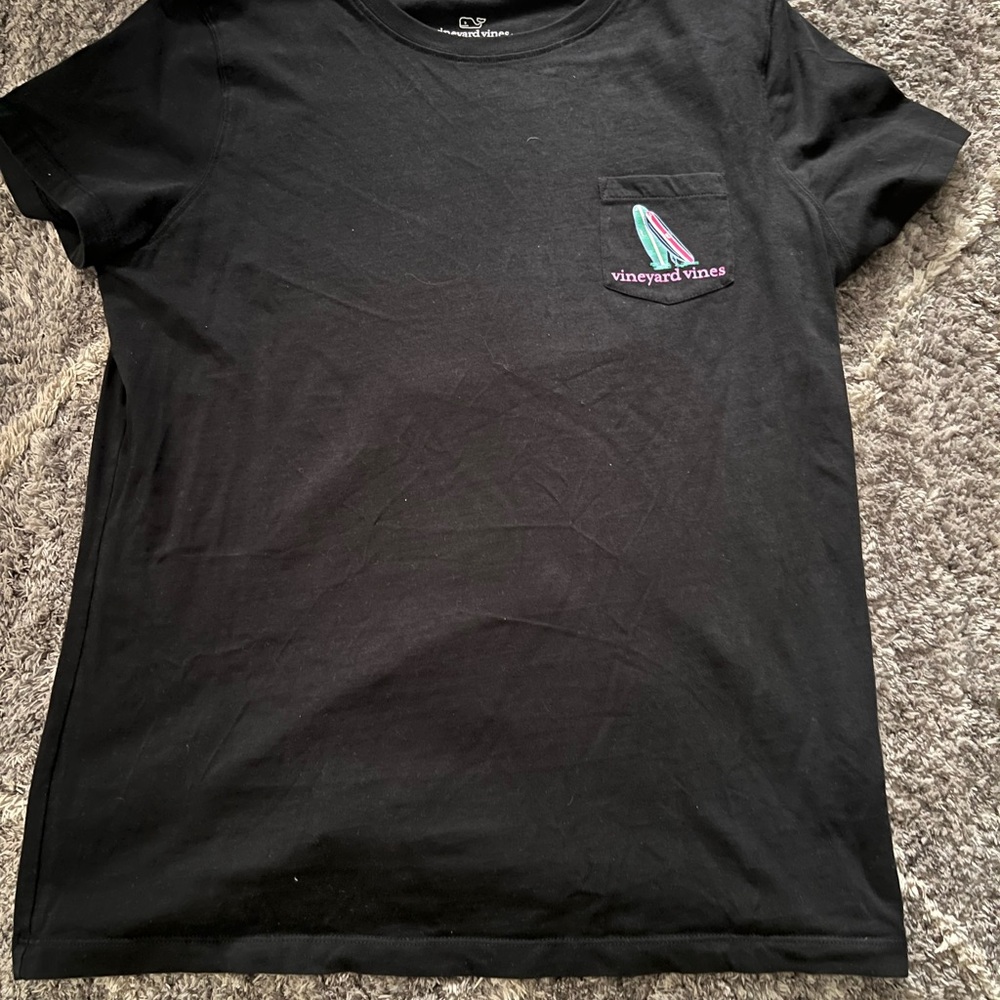 Vineyard Vines Black T-Shirt Women’s Medium Surfboards